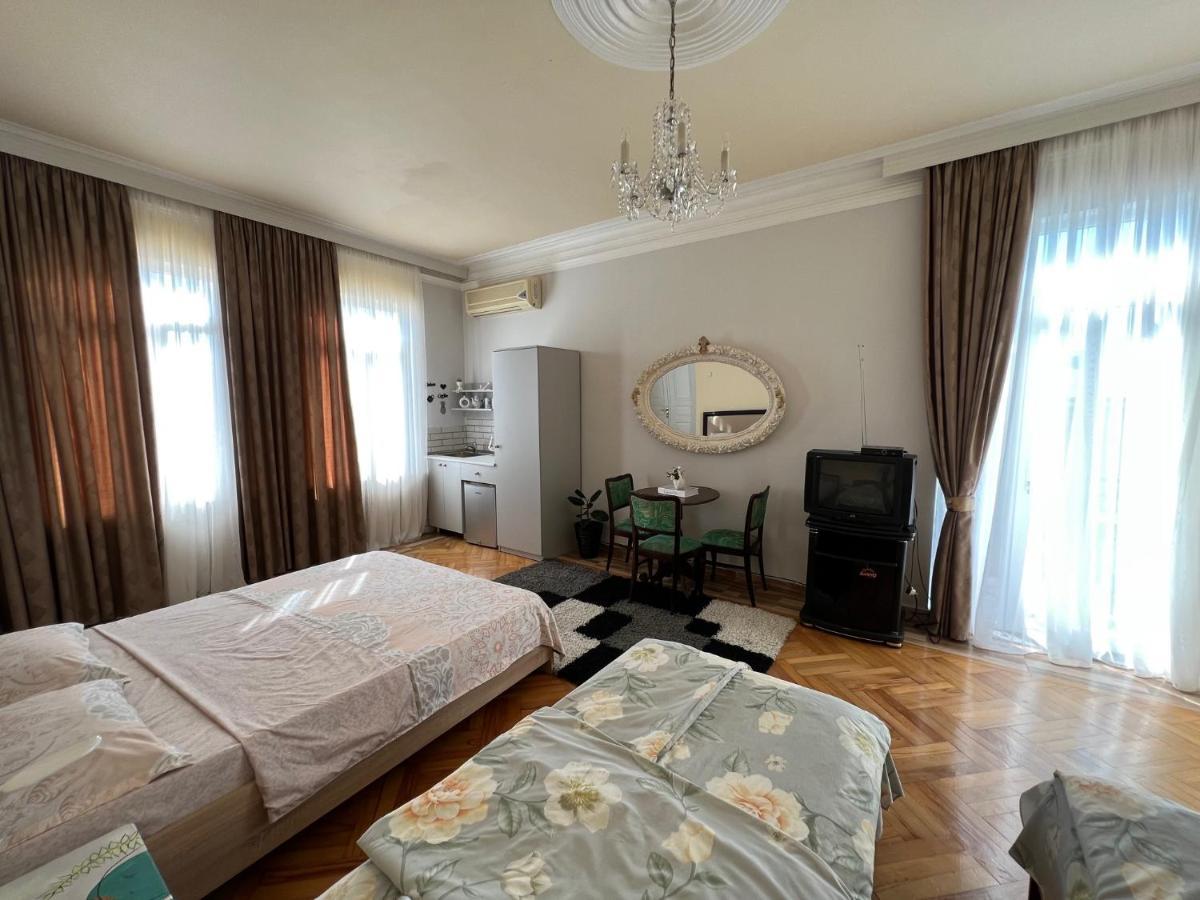 Kemeni Garden Ξενοδοχείο Μπατούμι Εξωτερικό φωτογραφία