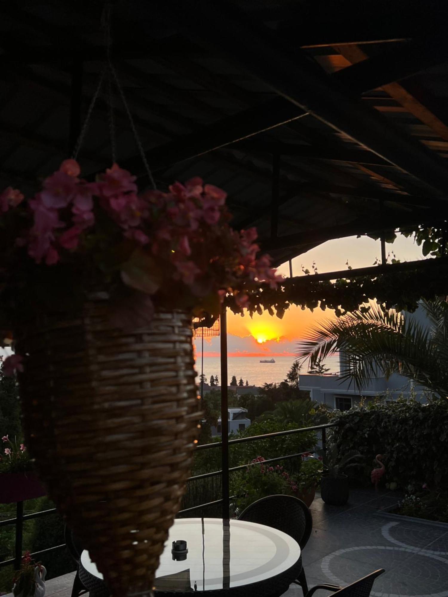 Kemeni Garden Ξενοδοχείο Μπατούμι Εξωτερικό φωτογραφία