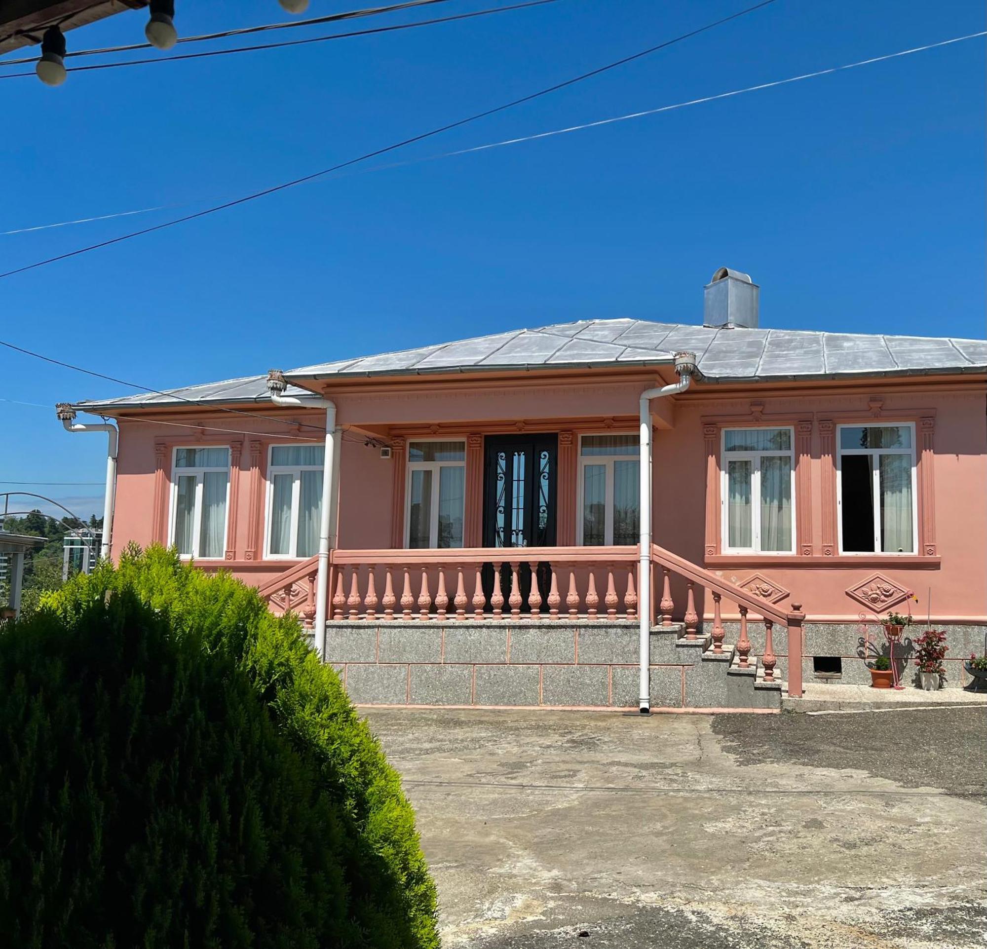 Kemeni Garden Ξενοδοχείο Μπατούμι Εξωτερικό φωτογραφία